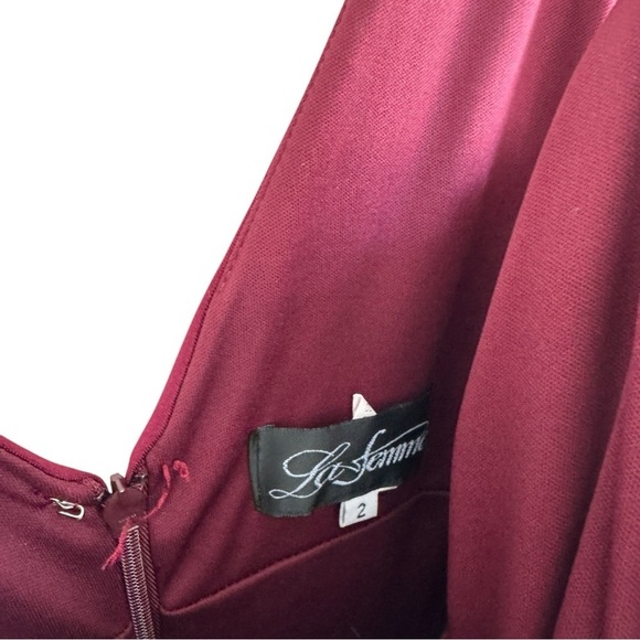 La Femme‎ Plunge Neck A-Line Gown 2 Burgundy 28547 Jersey - Picture 7 of 8